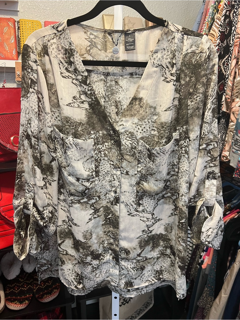 BKE Olive and White V-Neck Printed Blouse